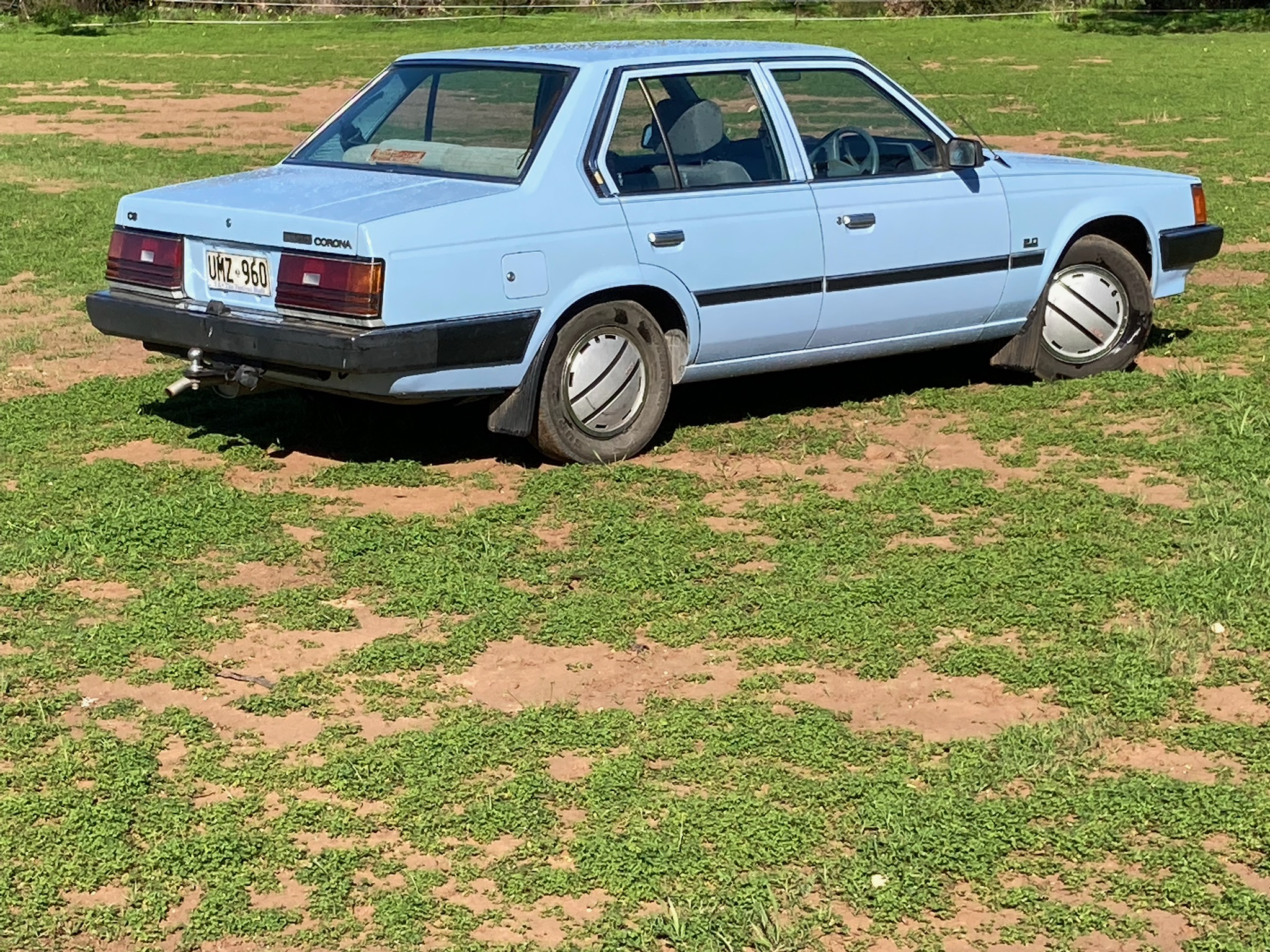 1984 TOYOTA CORONA SEDAN