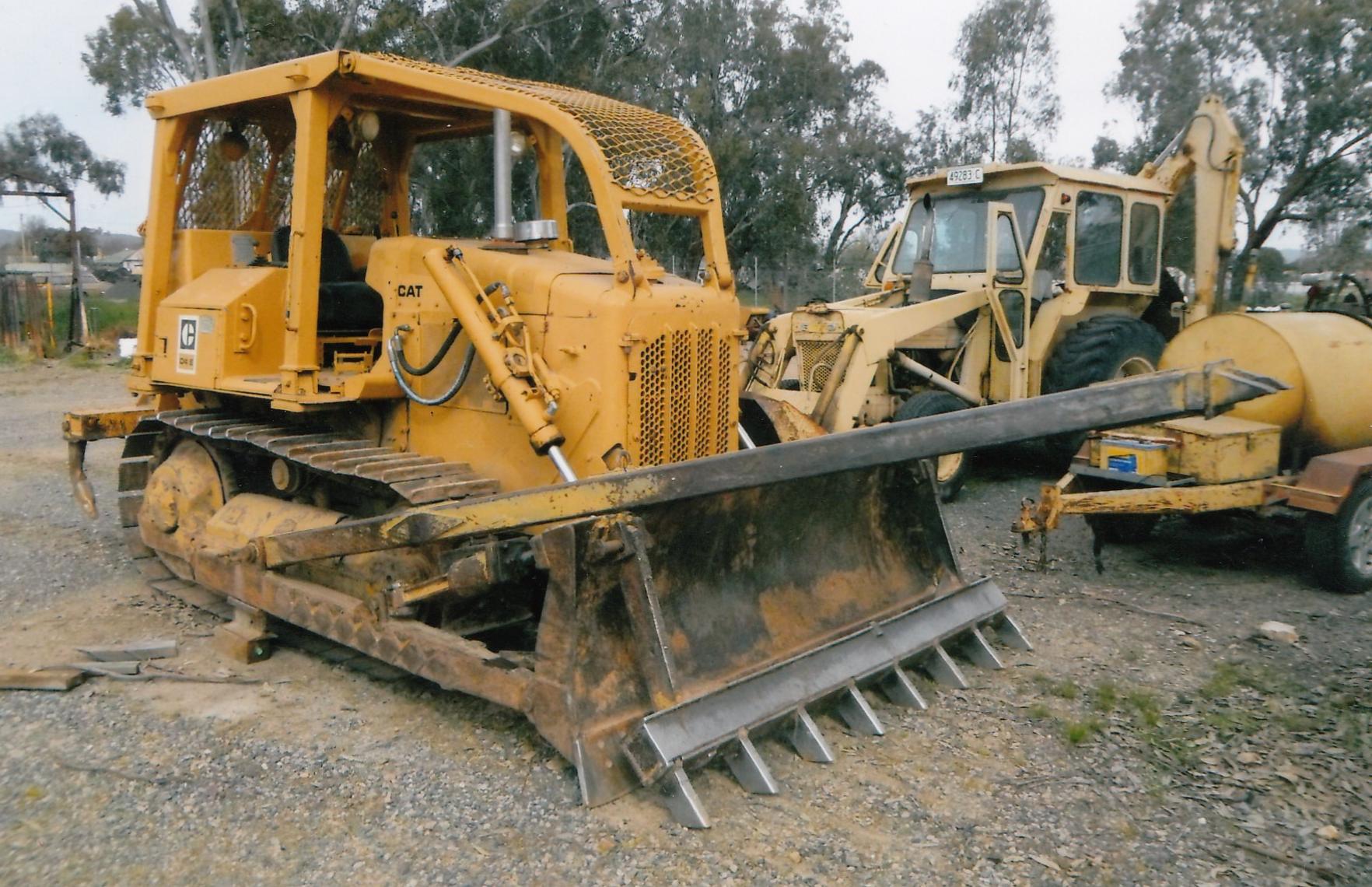CATERPILLAR D4E DOZER