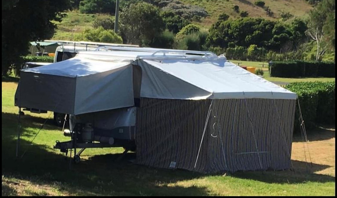 2010 JAYCO FLAMINGO OUTBACK CAMPER