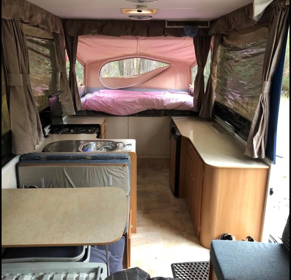 2010 JAYCO FLAMINGO OUTBACK CAMPER