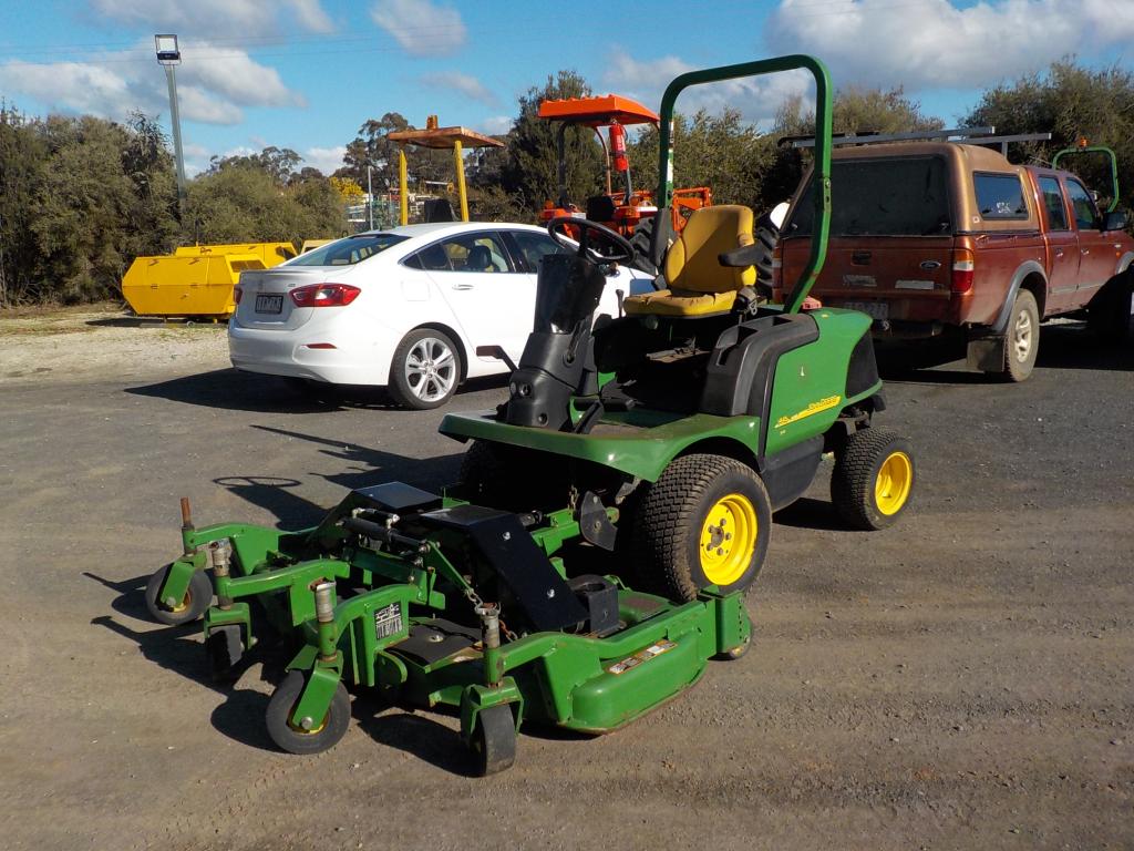 John Deere 1445 4WD Mower