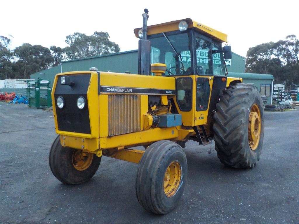 Chamberlain 4280 Tractor