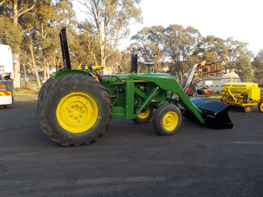 John Deere 2130 FEL Tractor