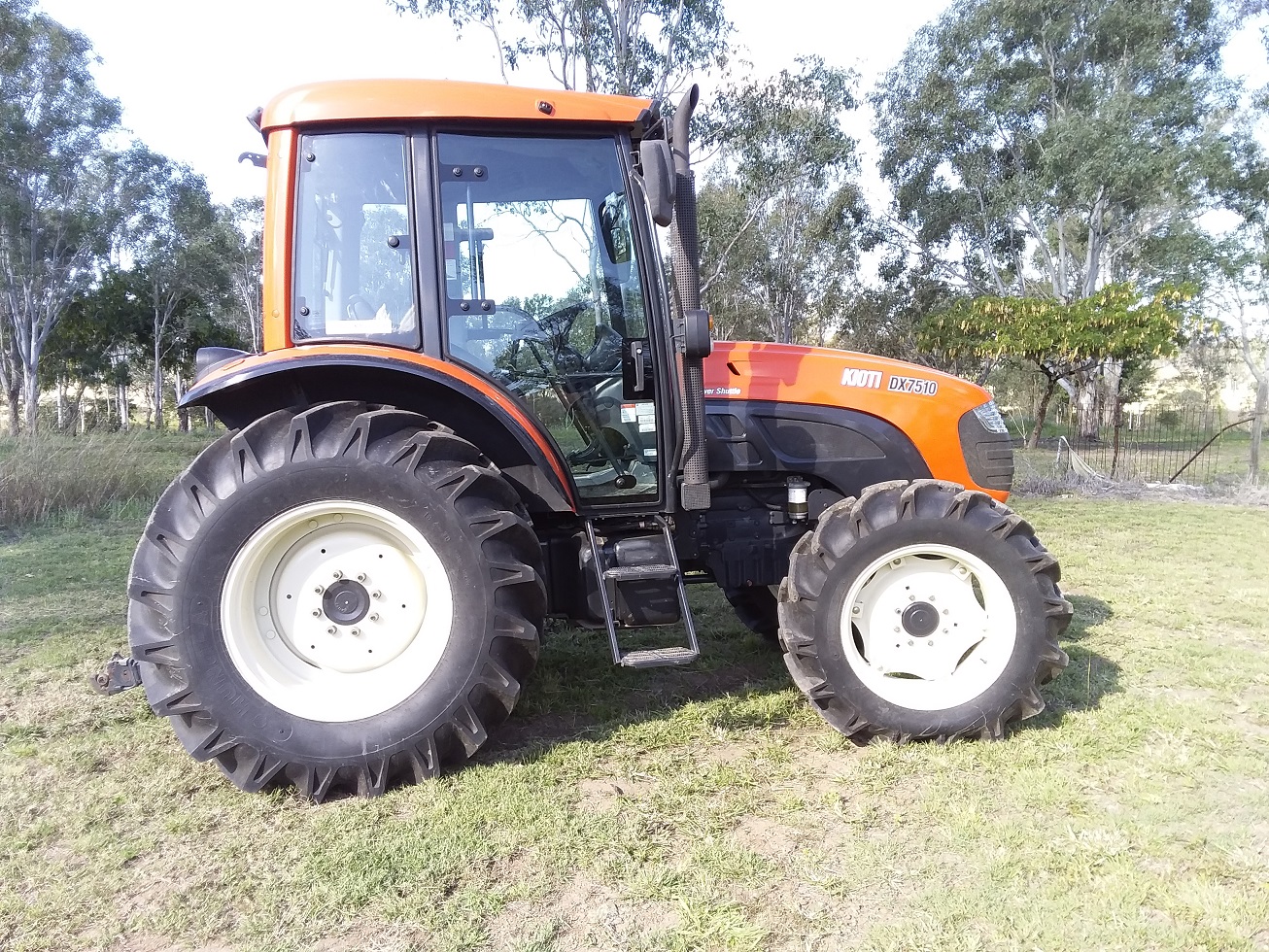 2012 Kioti DX7510 Cab Tractor