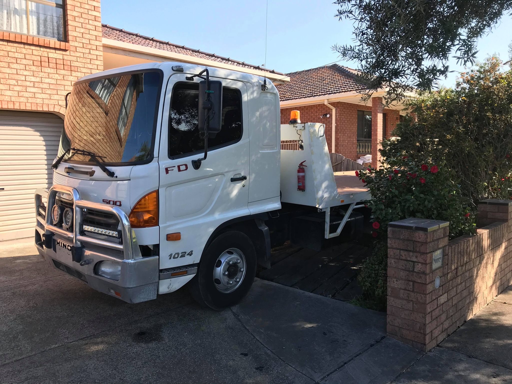 2008 HINO 1024 WITH EKOBOL FULL REMOTE TILT/SLIDE BODY