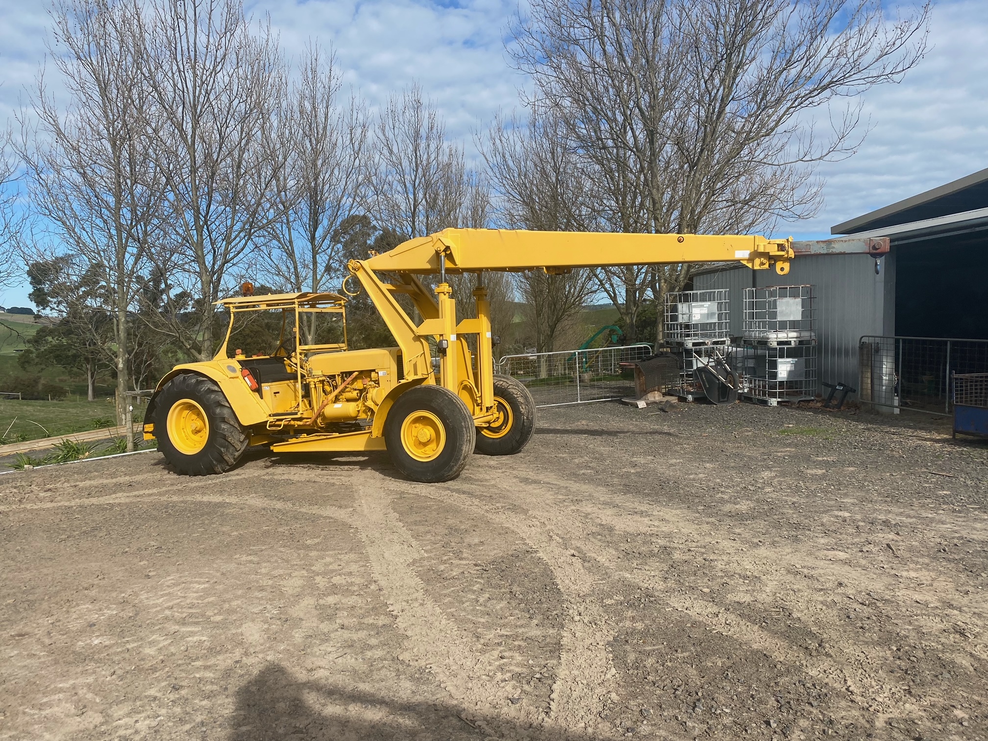 BHB CHAMBERLAIN 6 TON TRACTOR CRANE