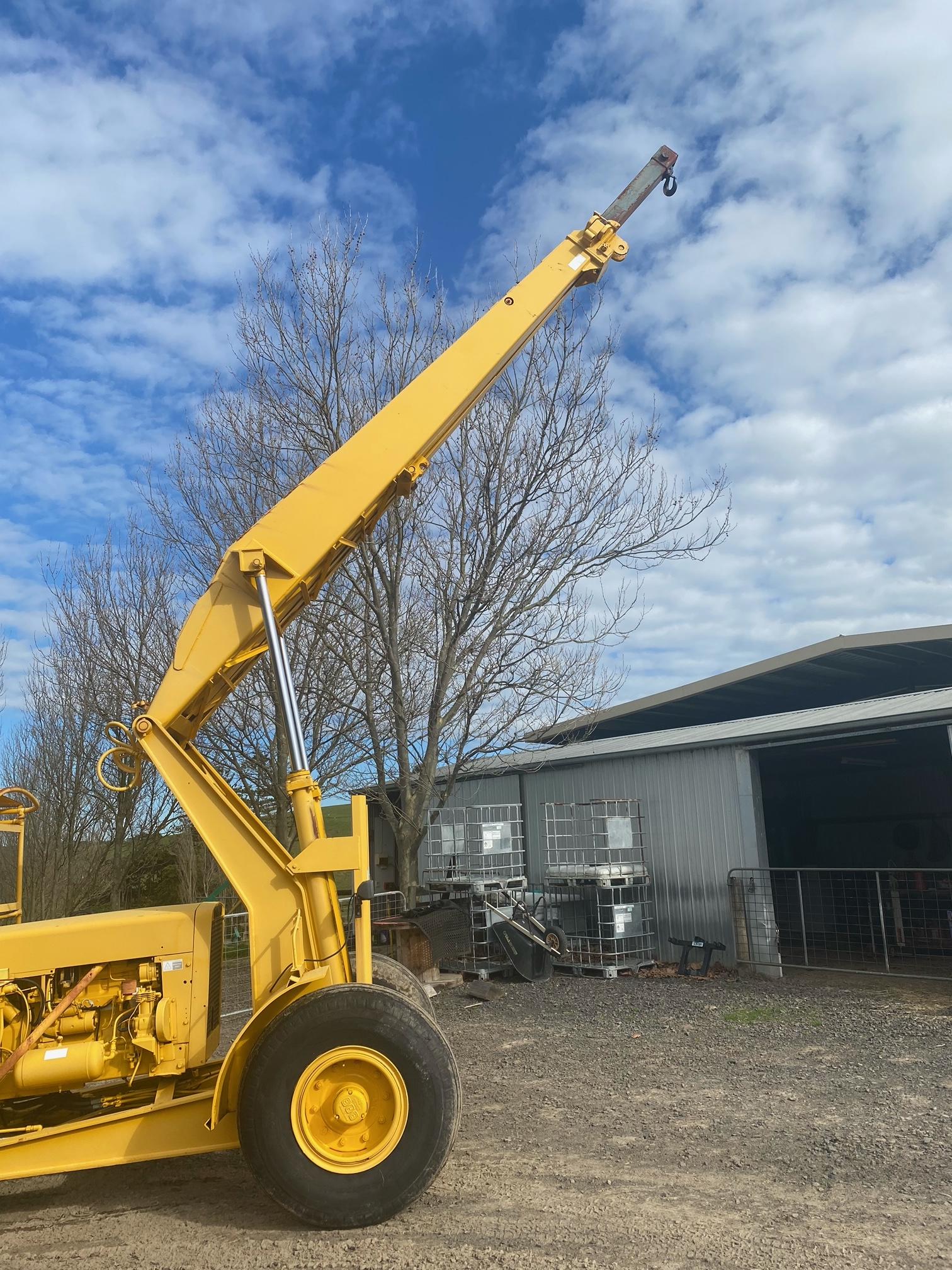 BHB CHAMBERLAIN 6 TON TRACTOR CRANE