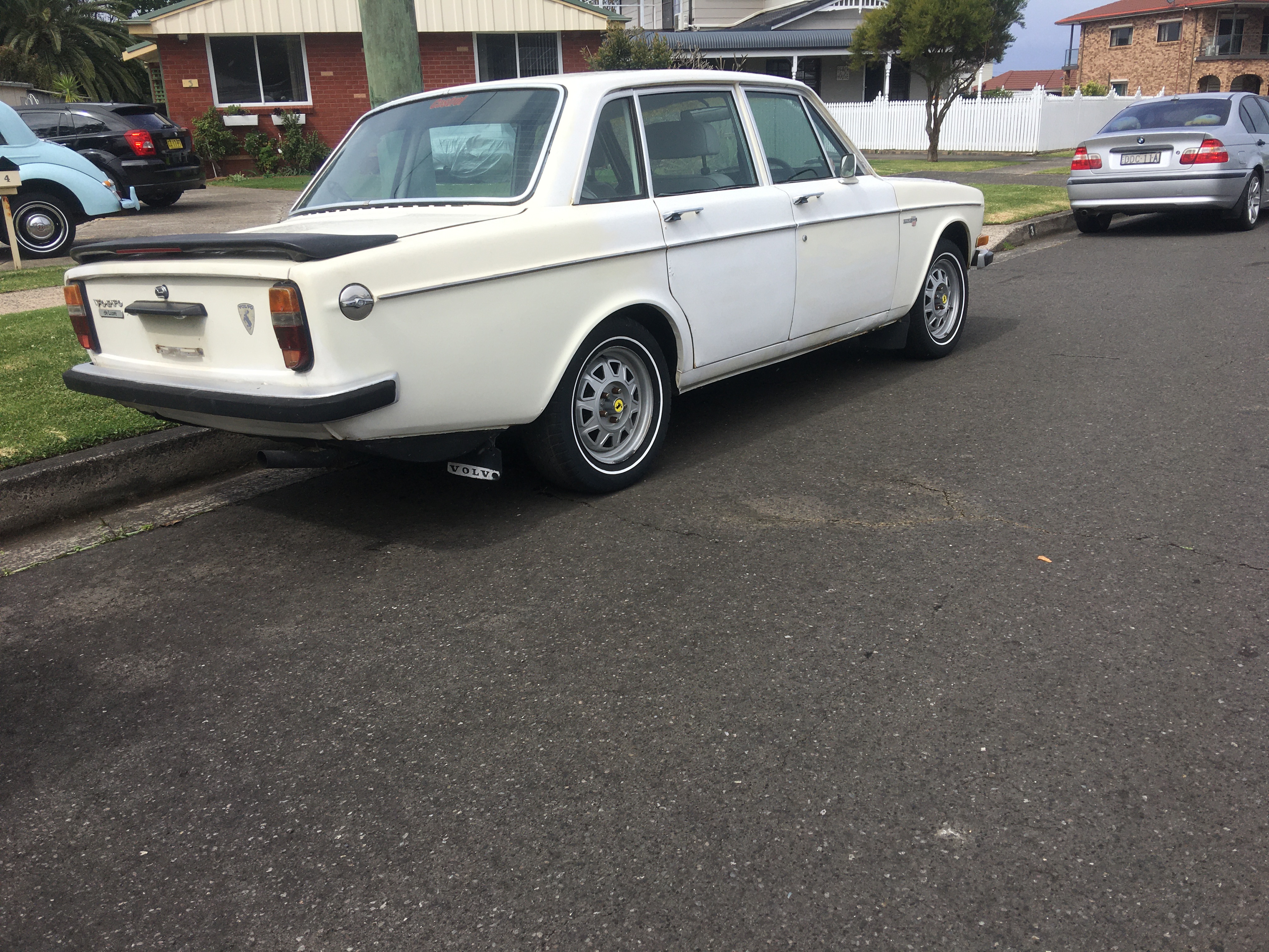 1971 VOLVO DE LUXE 144S SEDAN