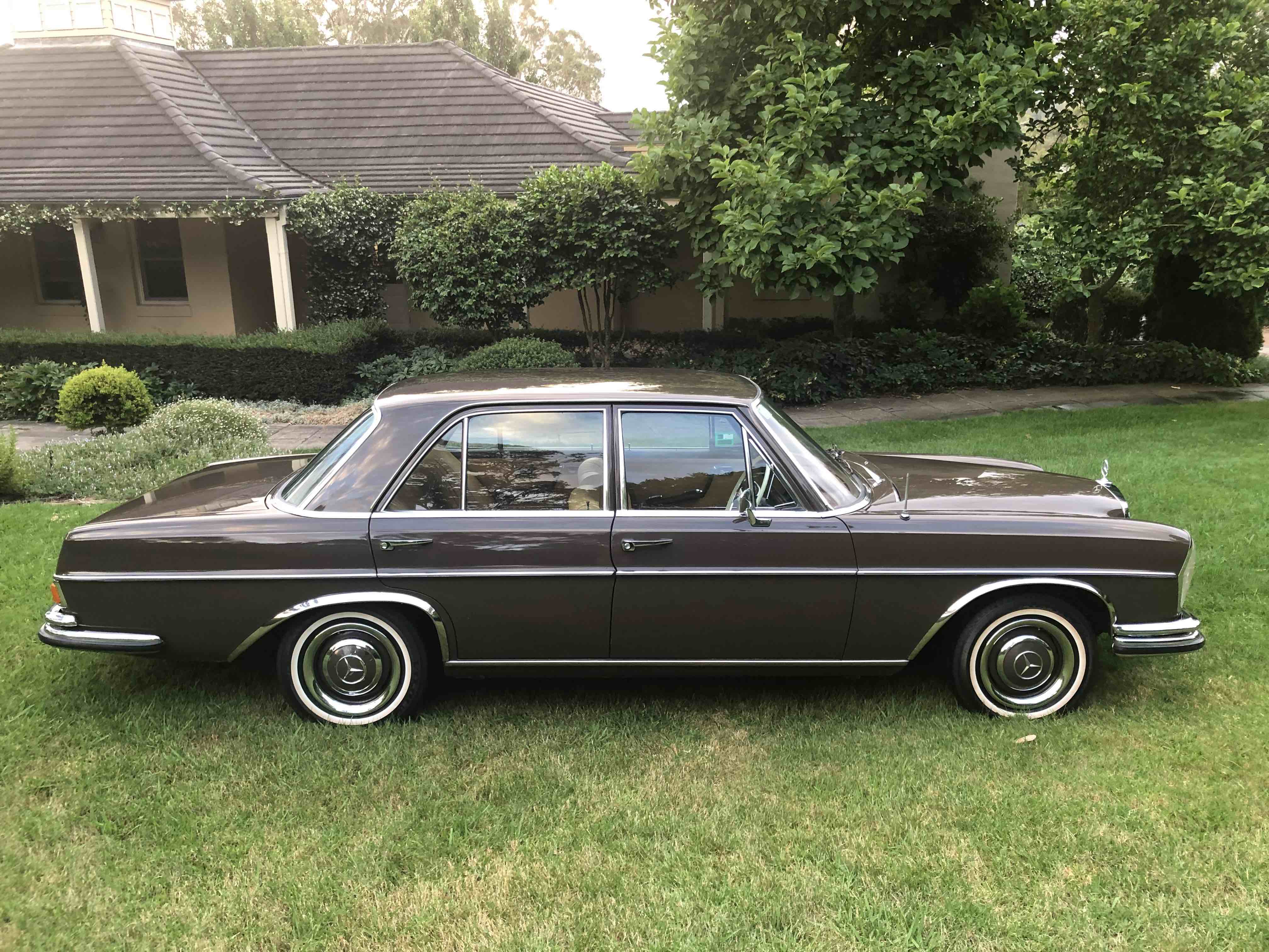 1967 MERCEDES-BENZ 250 S SEDAN 