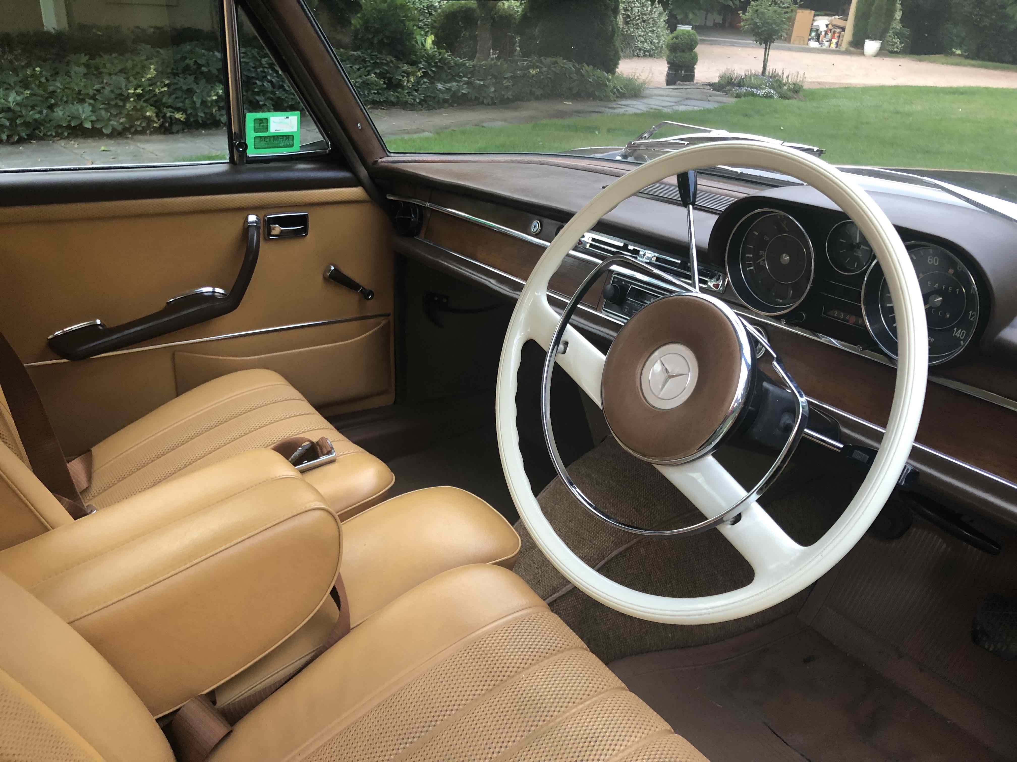 1967 MERCEDES-BENZ 250 S 3 SP AUTOMATIC 4D SEDAN 