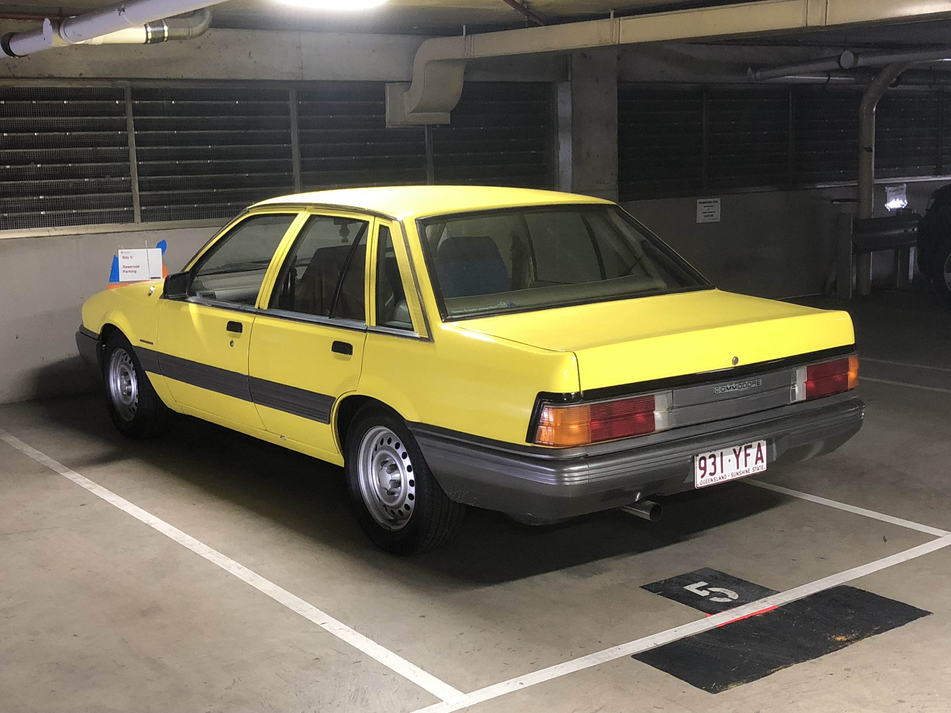 1987 HOLDEN COMMODORE VL BT1 SEDAN
