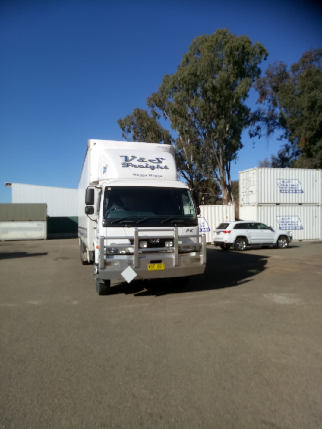 2010 NISSAN UD CURTAINSIDER