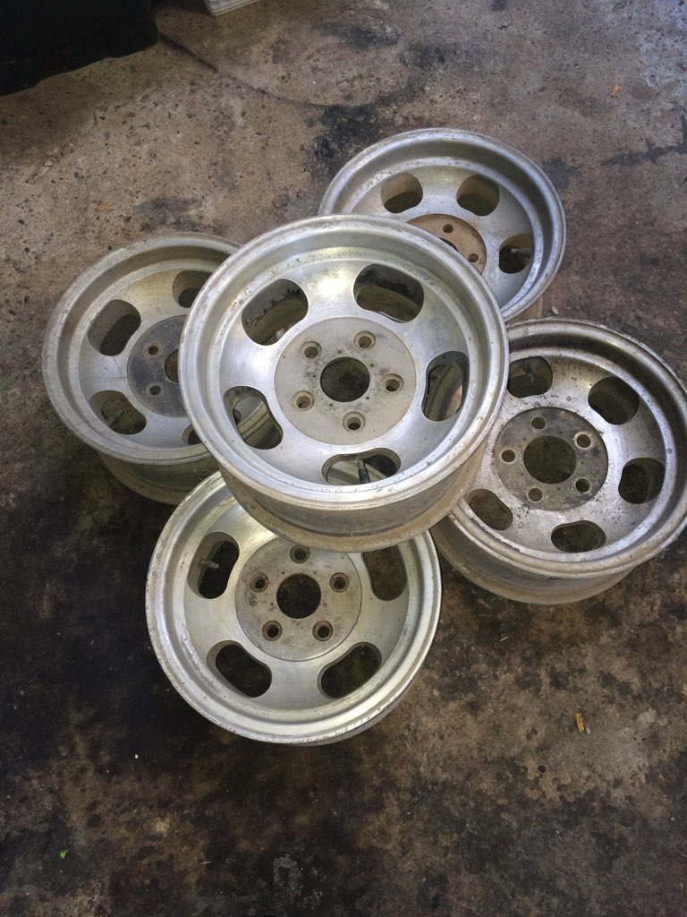 HOLDEN HQ WHEELS X 5