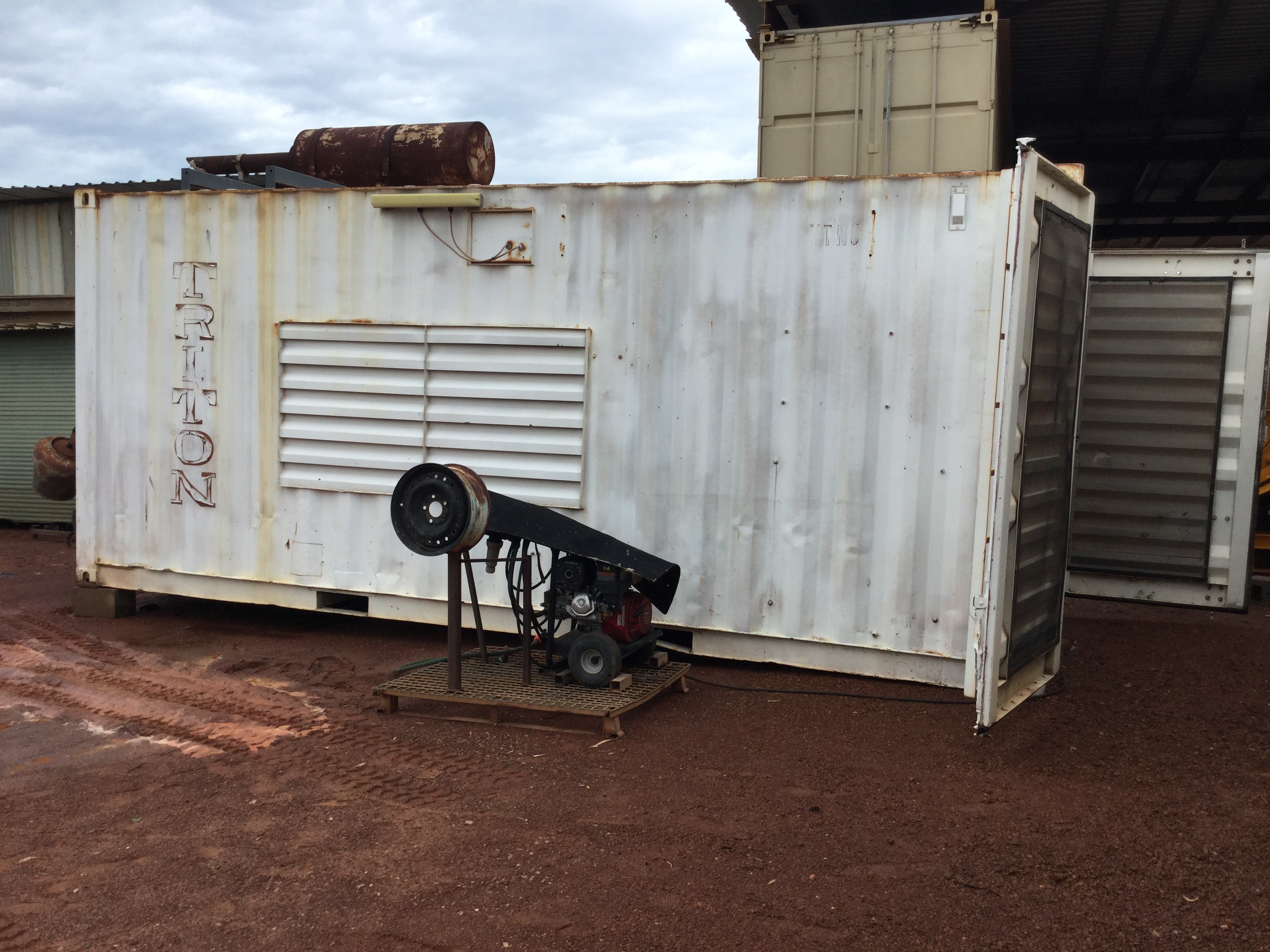 250KVA Generator (Detroit Diesel Powered Stamford Alternator)