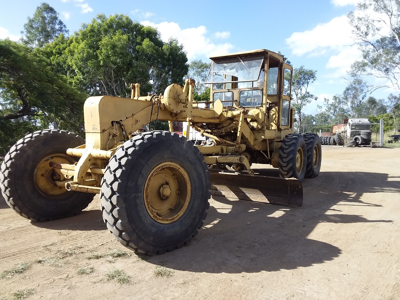 Caterpillar 17K Grader