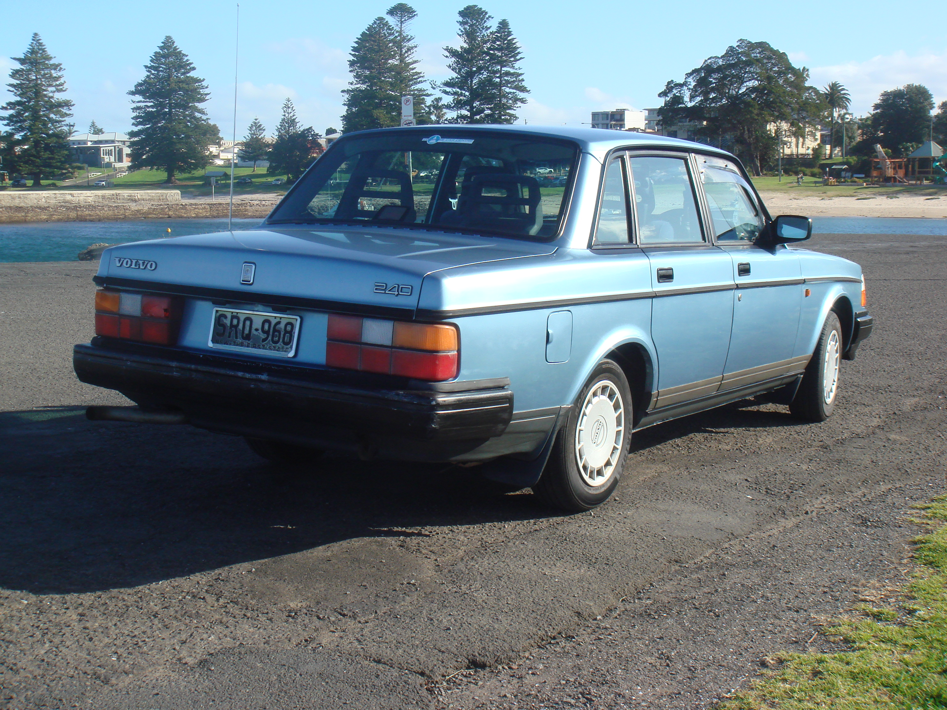1992 VOLVO 240 SEDAN