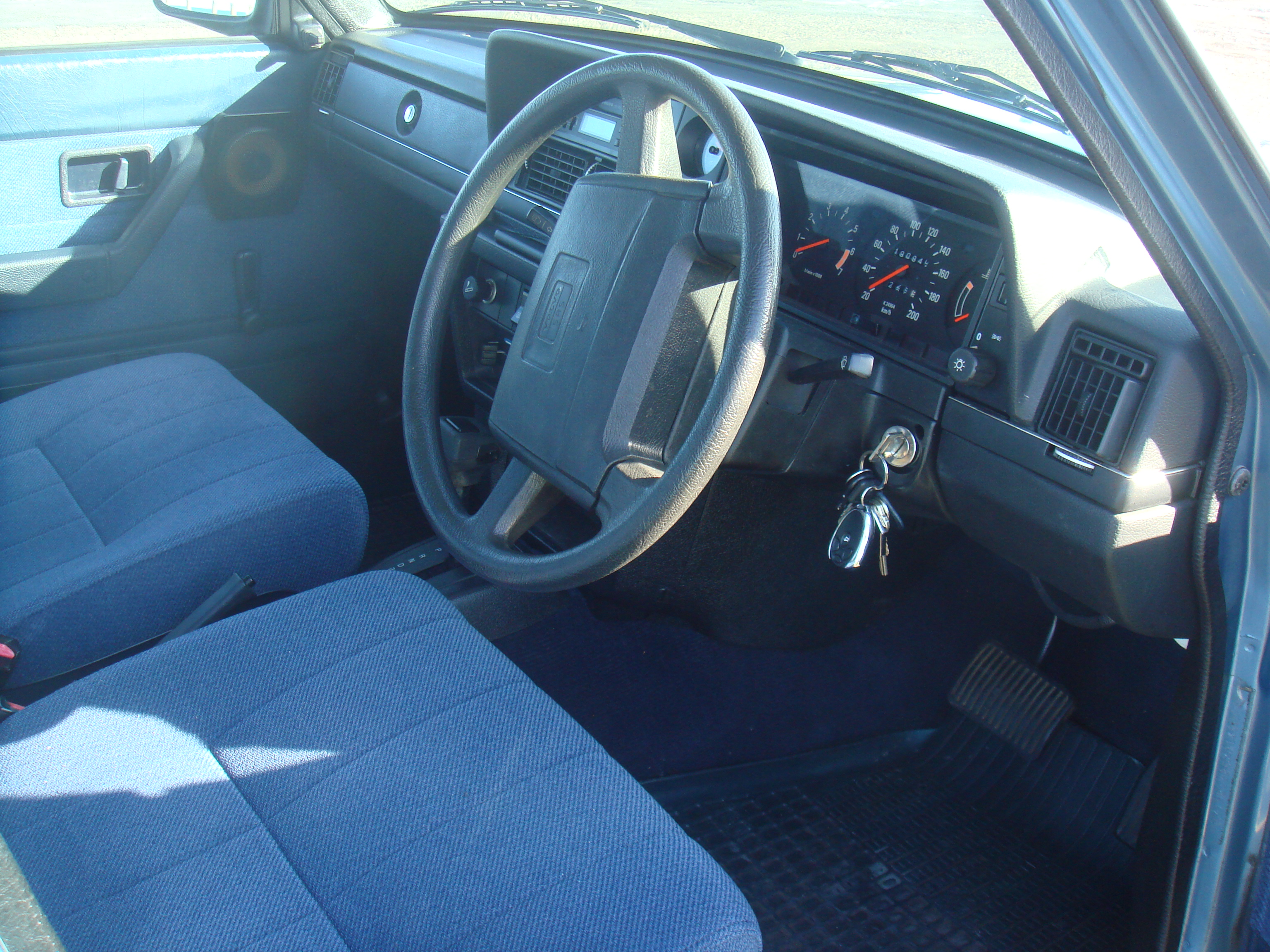 1992 VOLVO 240 SEDAN