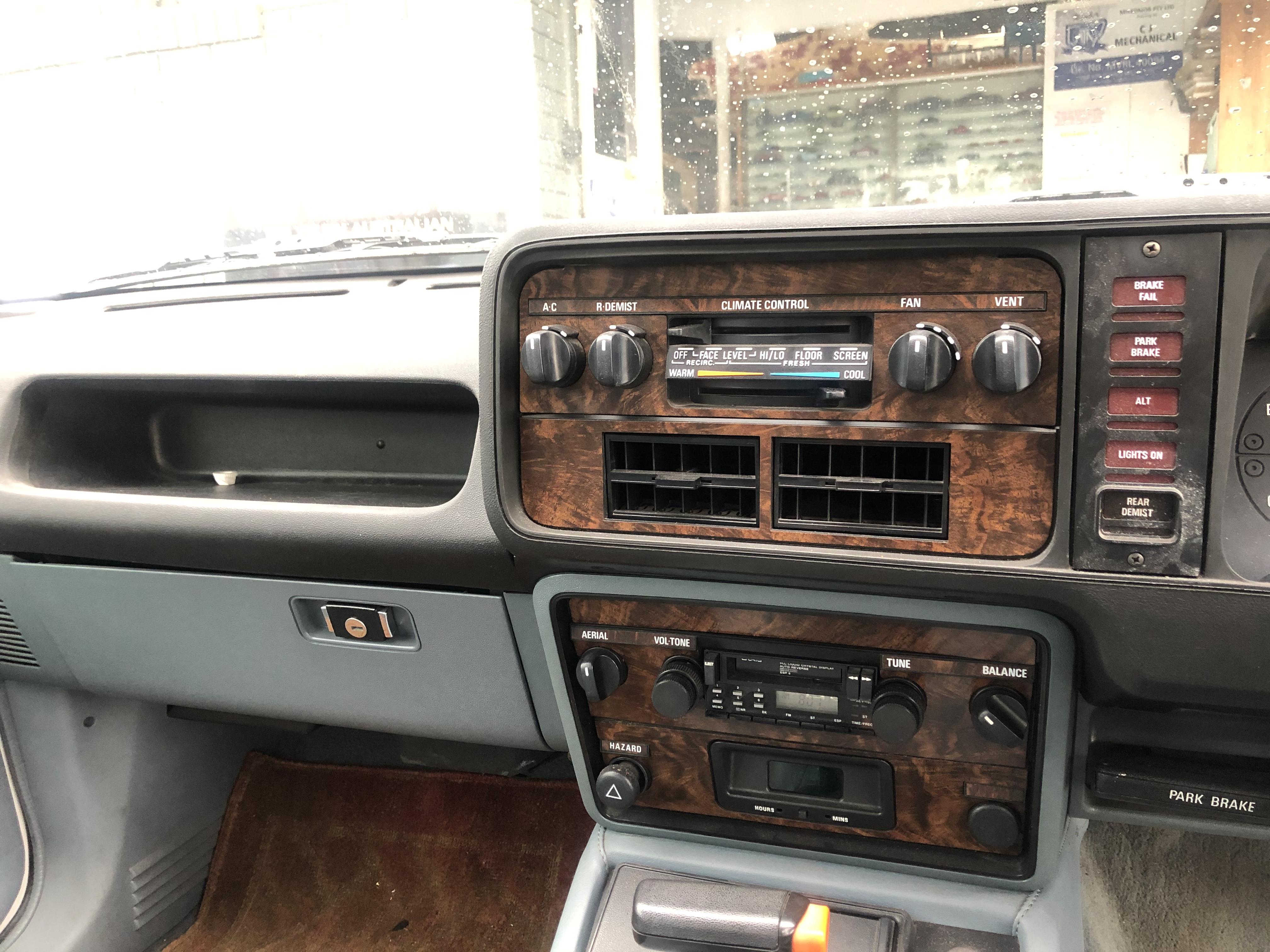 1984 FORD FAIRLANE ZK SEDAN