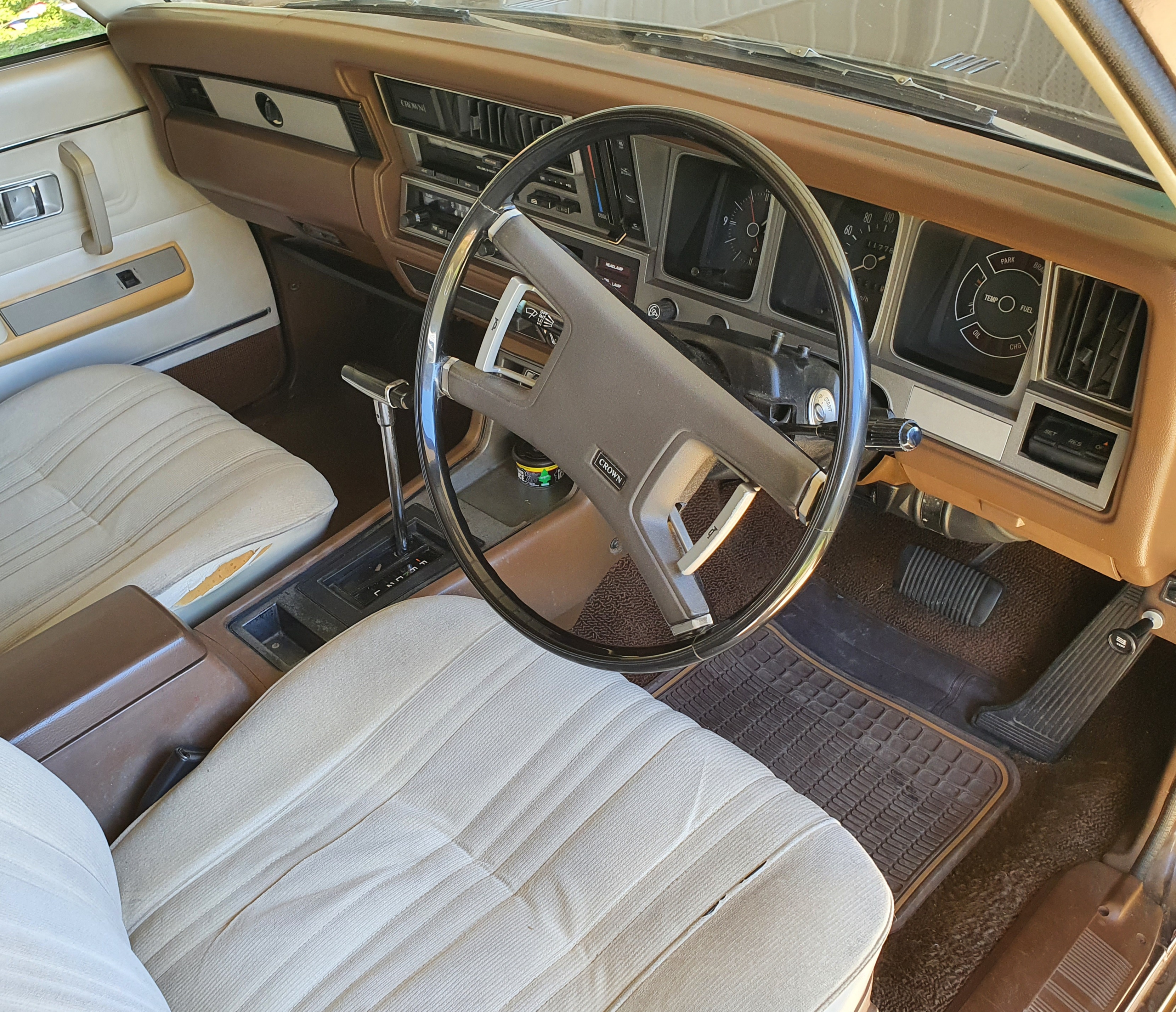 1976 TOYOTA CROWN SUPER SALOON