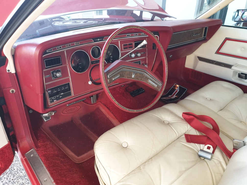  1976 FORD THUNDERBIRD COUPE 
