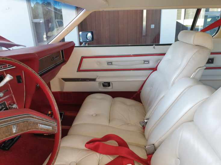  1976 FORD THUNDERBIRD COUPE 