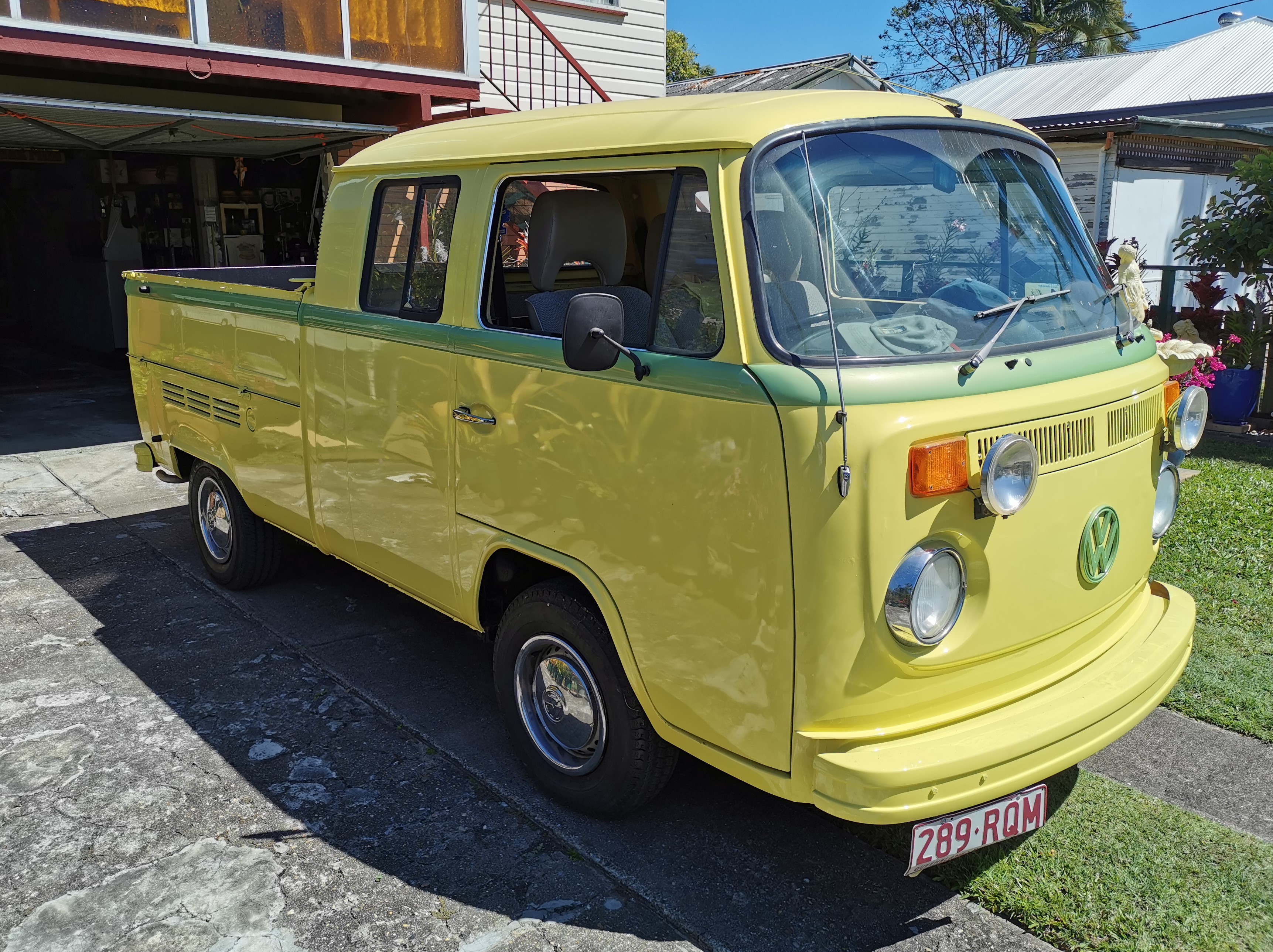 1975 VOLKSWAGEN TRANSPORTER TYPE 2 (T2) 4 SP MANUAL DUAL CAB P/UP