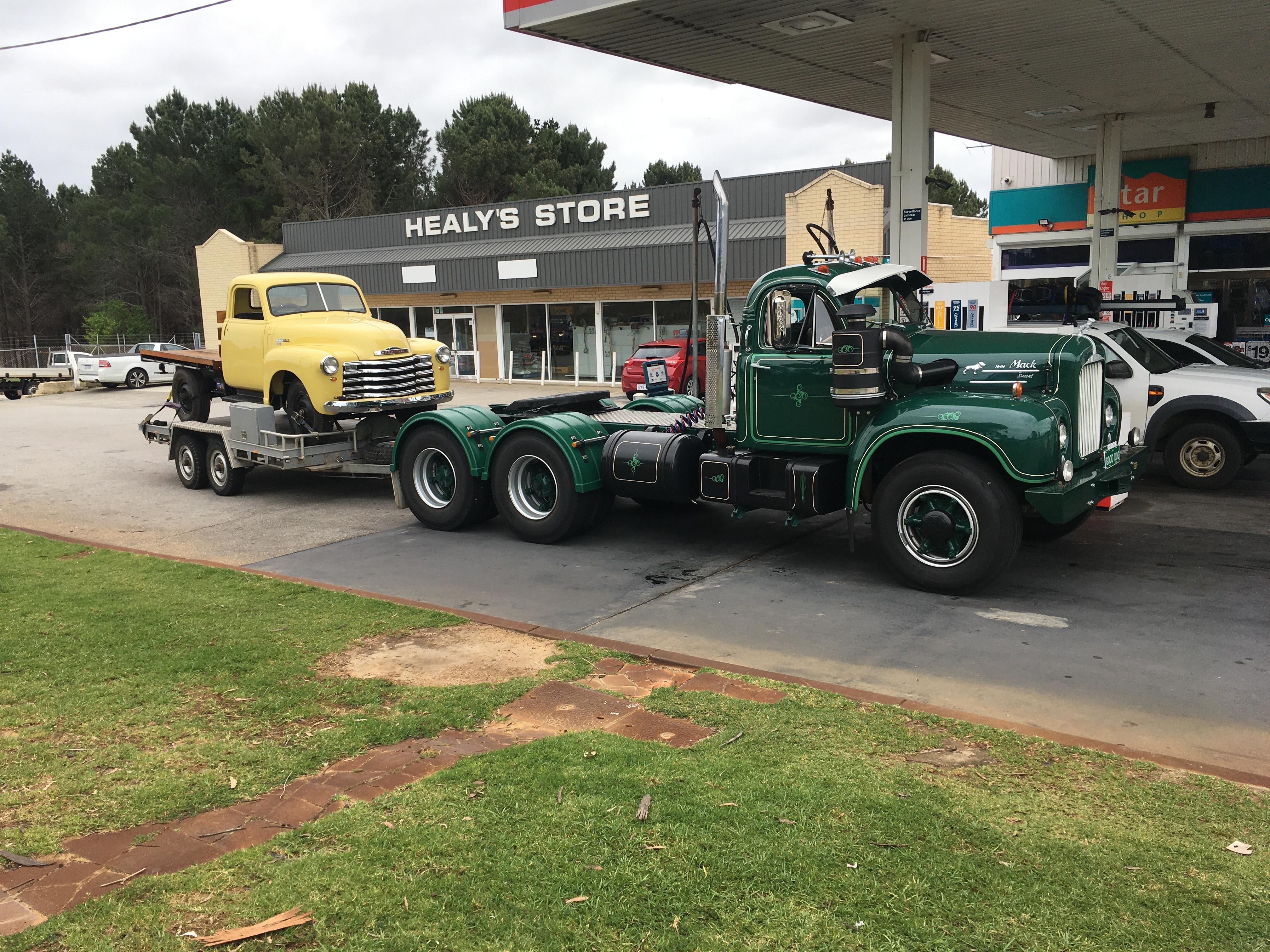 1961 MACK B MODEL PRIME MOVER