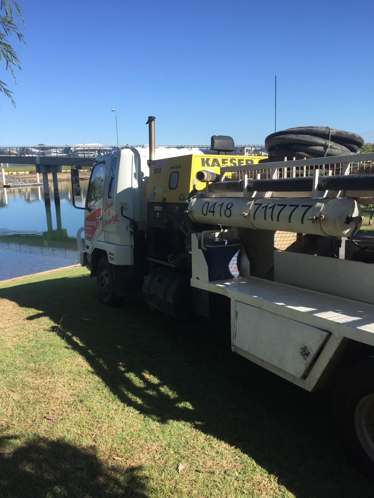 2004 MITSUBISHI FUSO FIGHTER TRUCK