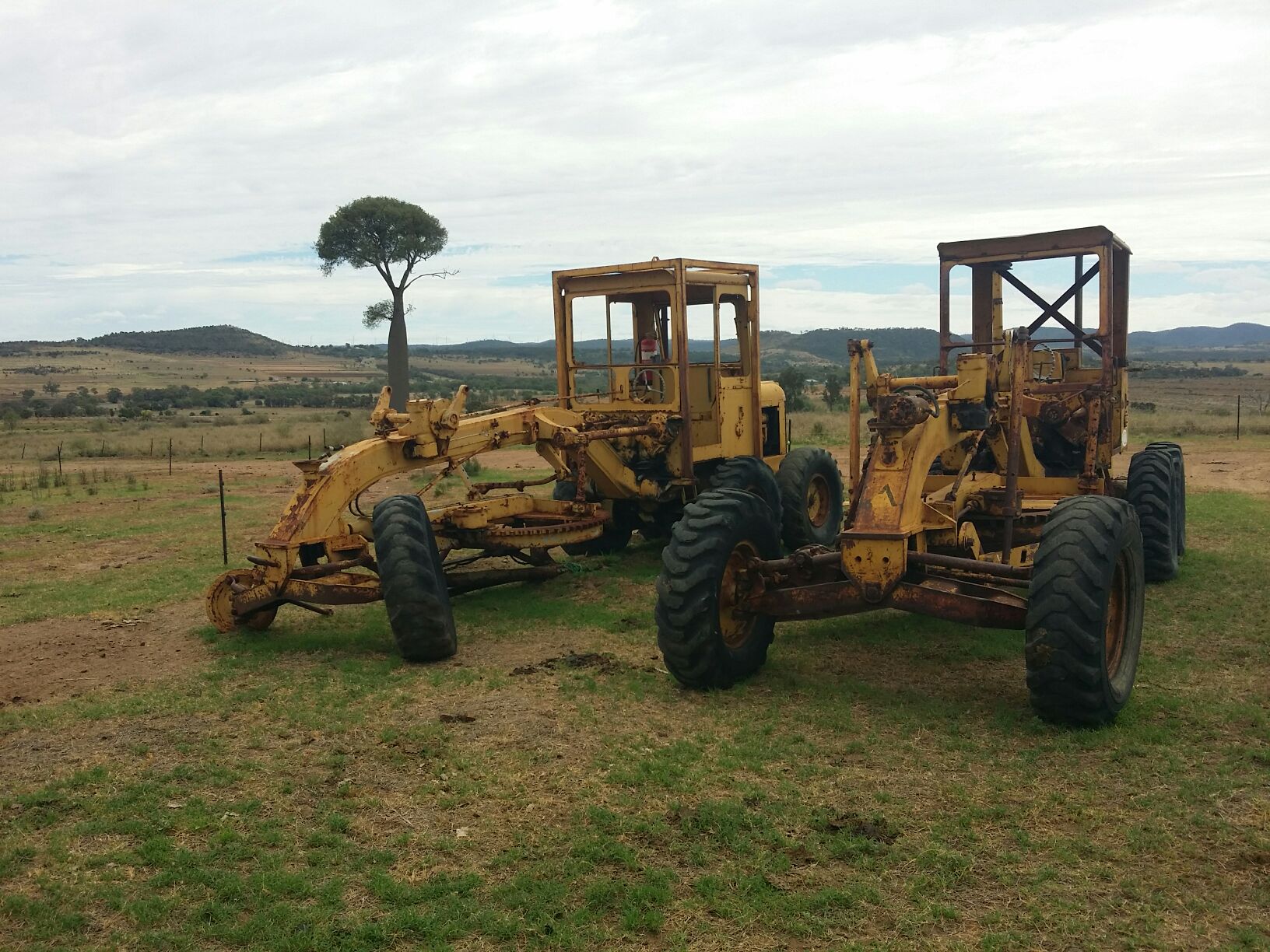 ALLIS CHALMERS M100B GRADER