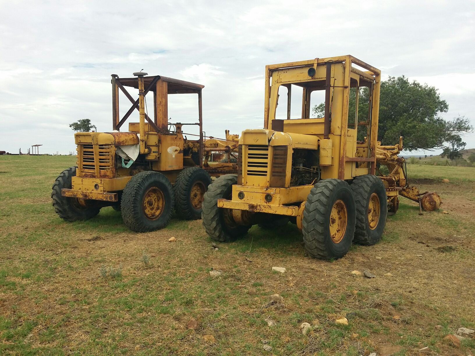 ALLIS CHALMERS M100B GRADER