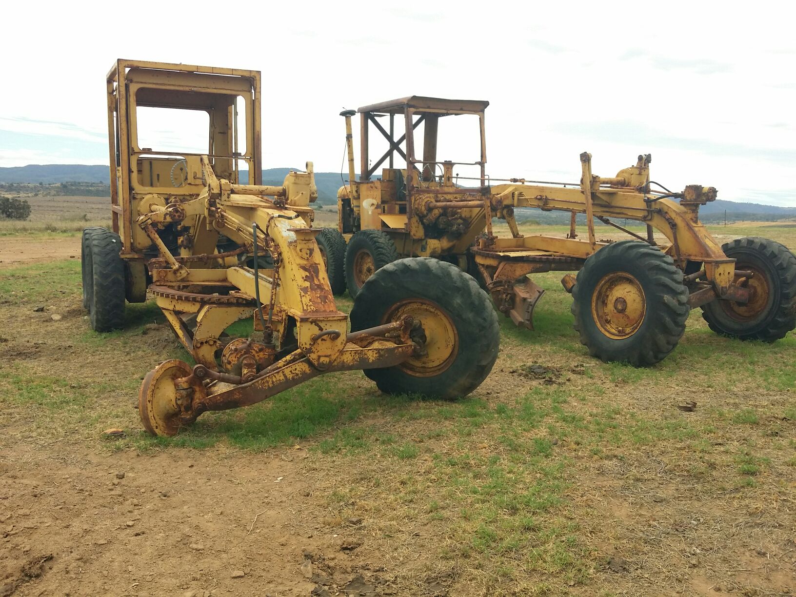 ALLIS CHALMERS M100B GRADER