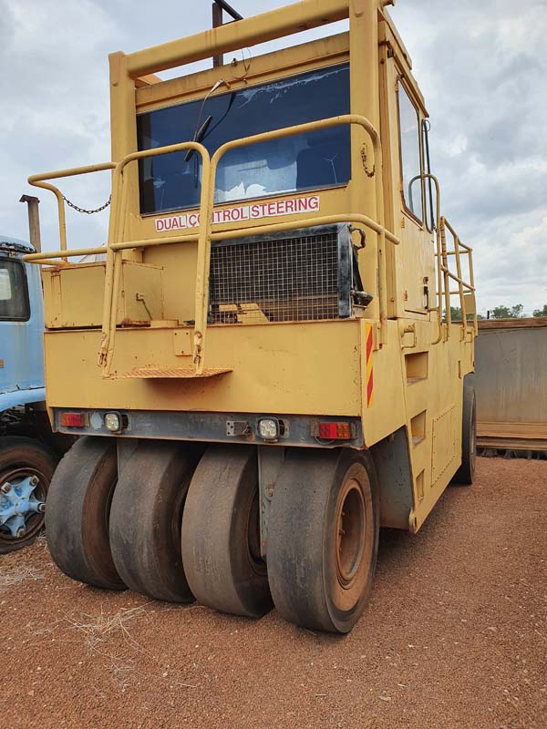 VP200 24 TON MULTI ROLLER