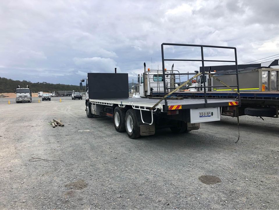 2003 ISUZU FVR FY 900 TRAY