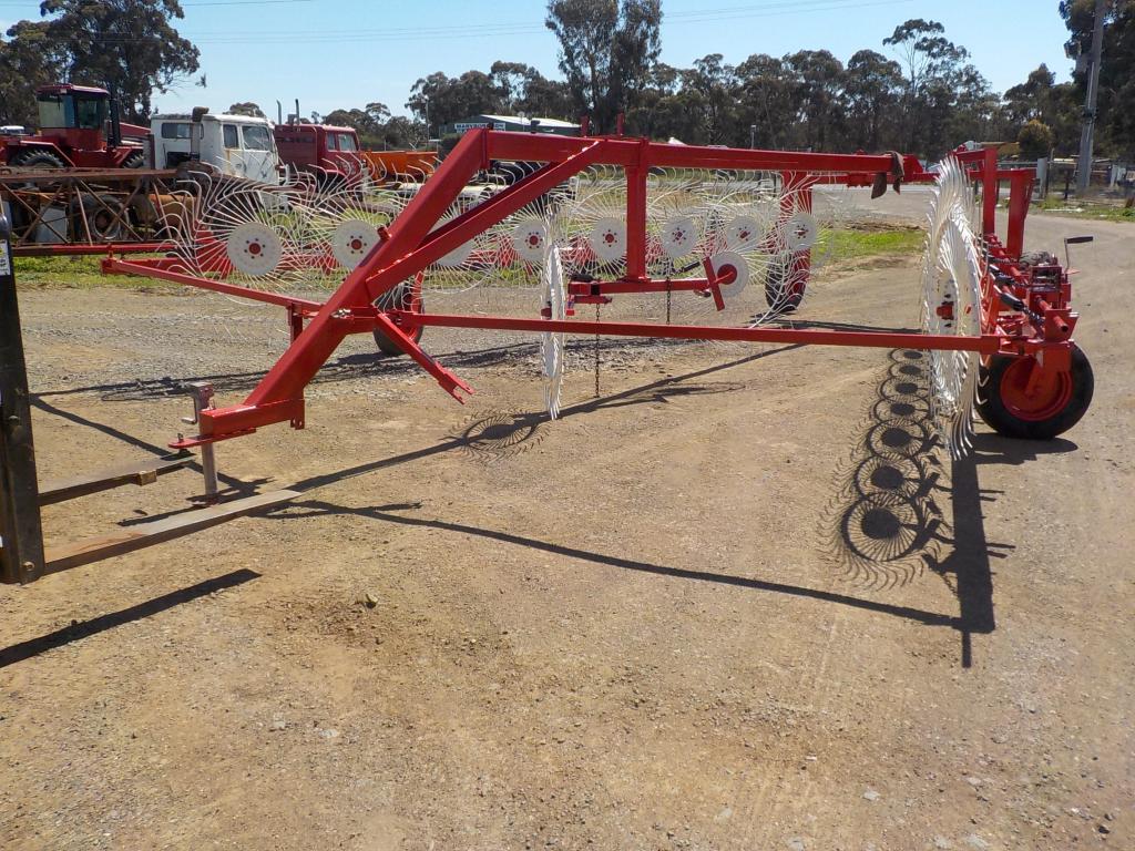 V16 Hay Rake