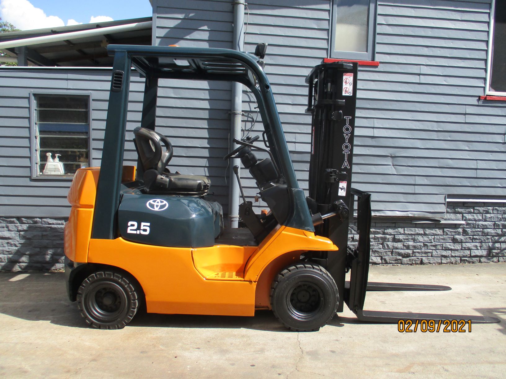 2004 Toyota 7FGK25 2.5 Ton Forklift