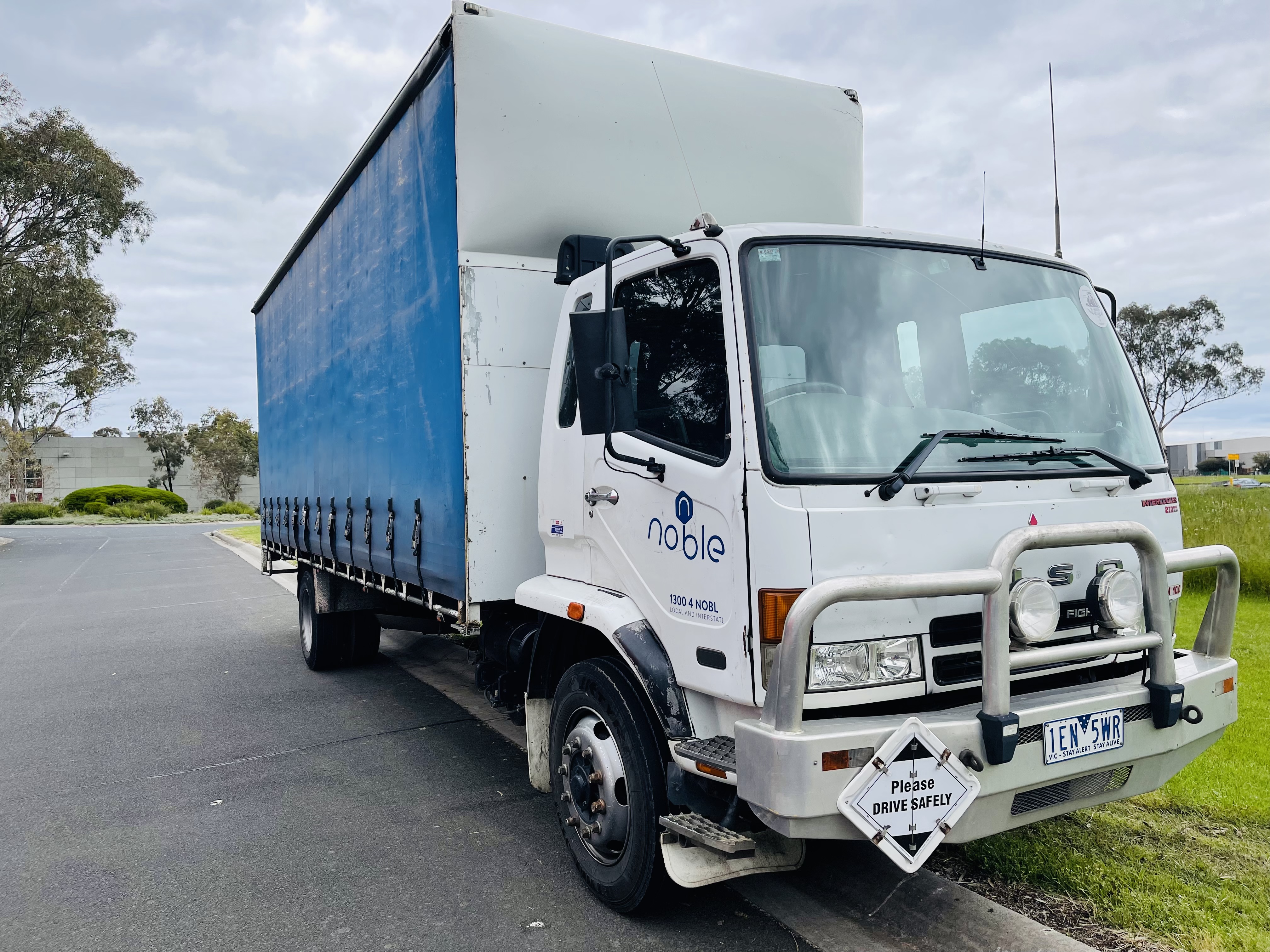 2007 MITSUBISHI FUSO 12 PALLET CURTAINSIDER 