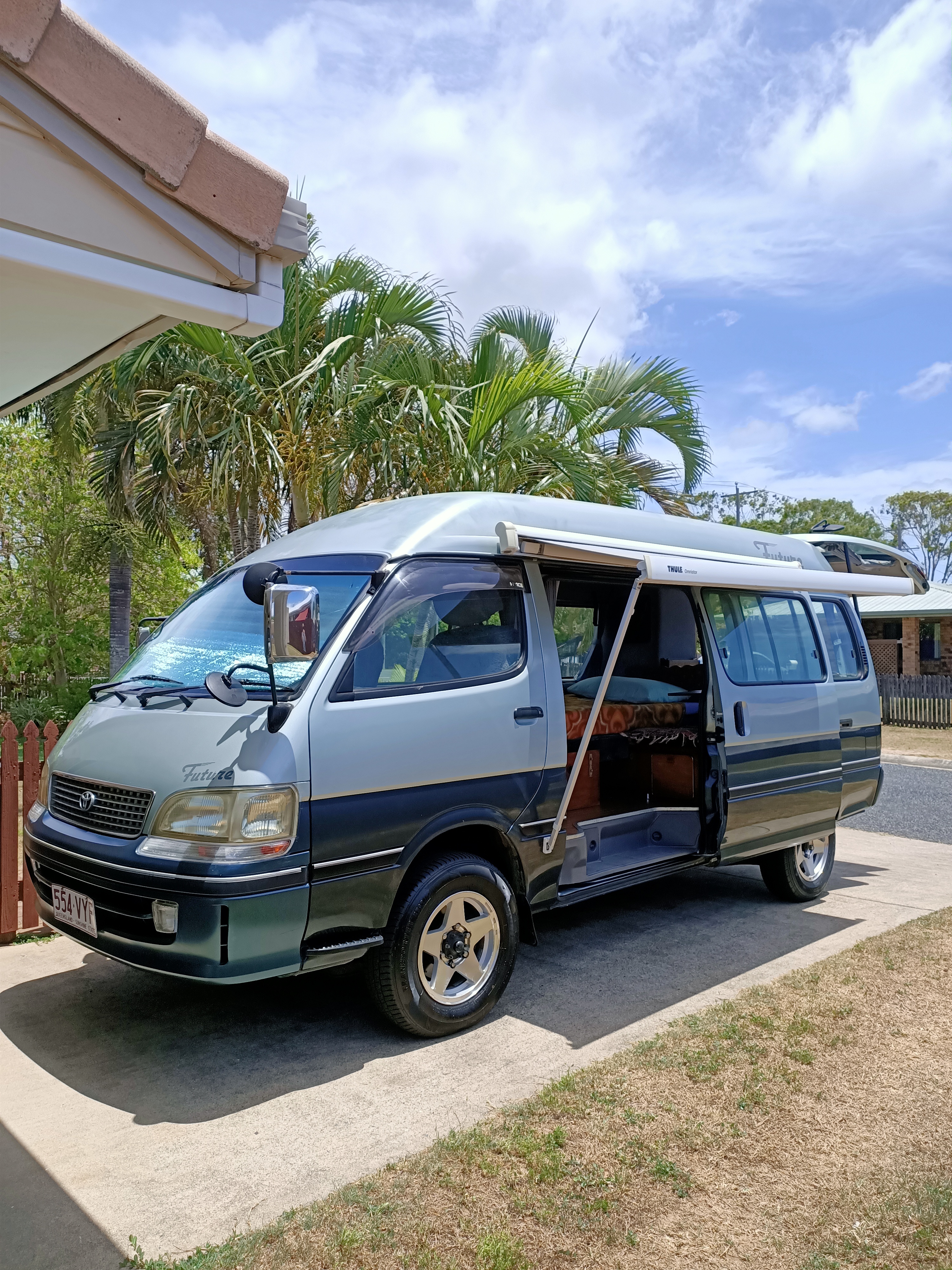 1998 TOYOTA HIACE CAMPERVAN