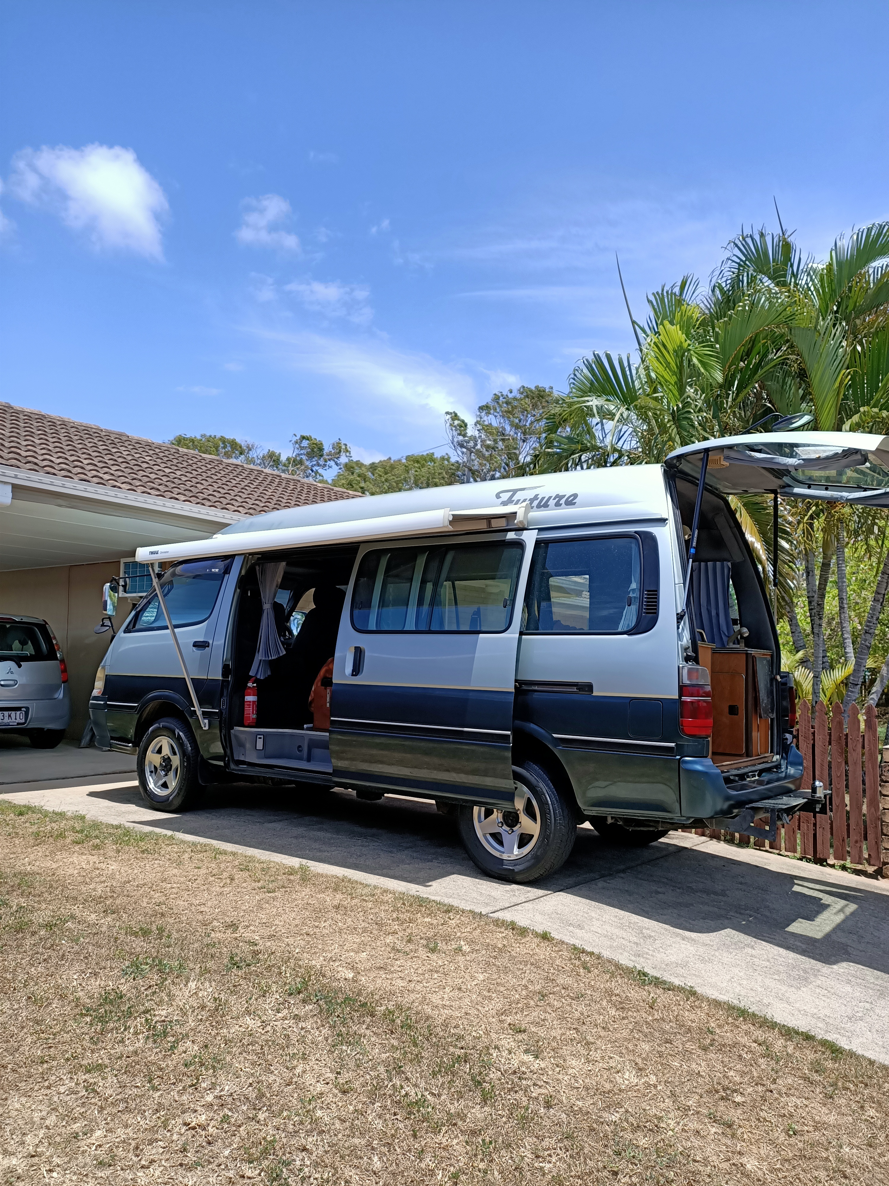 1998 TOYOTA HIACE CAMPERVAN