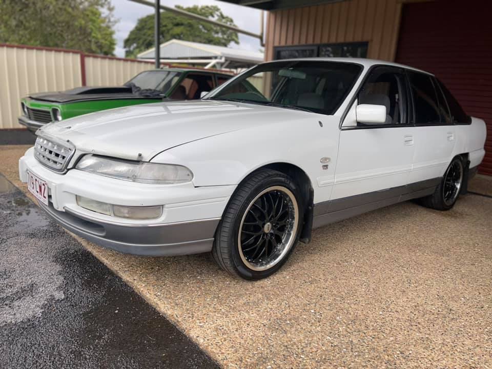 1998 HOLDEN STATESMAN SEDAN