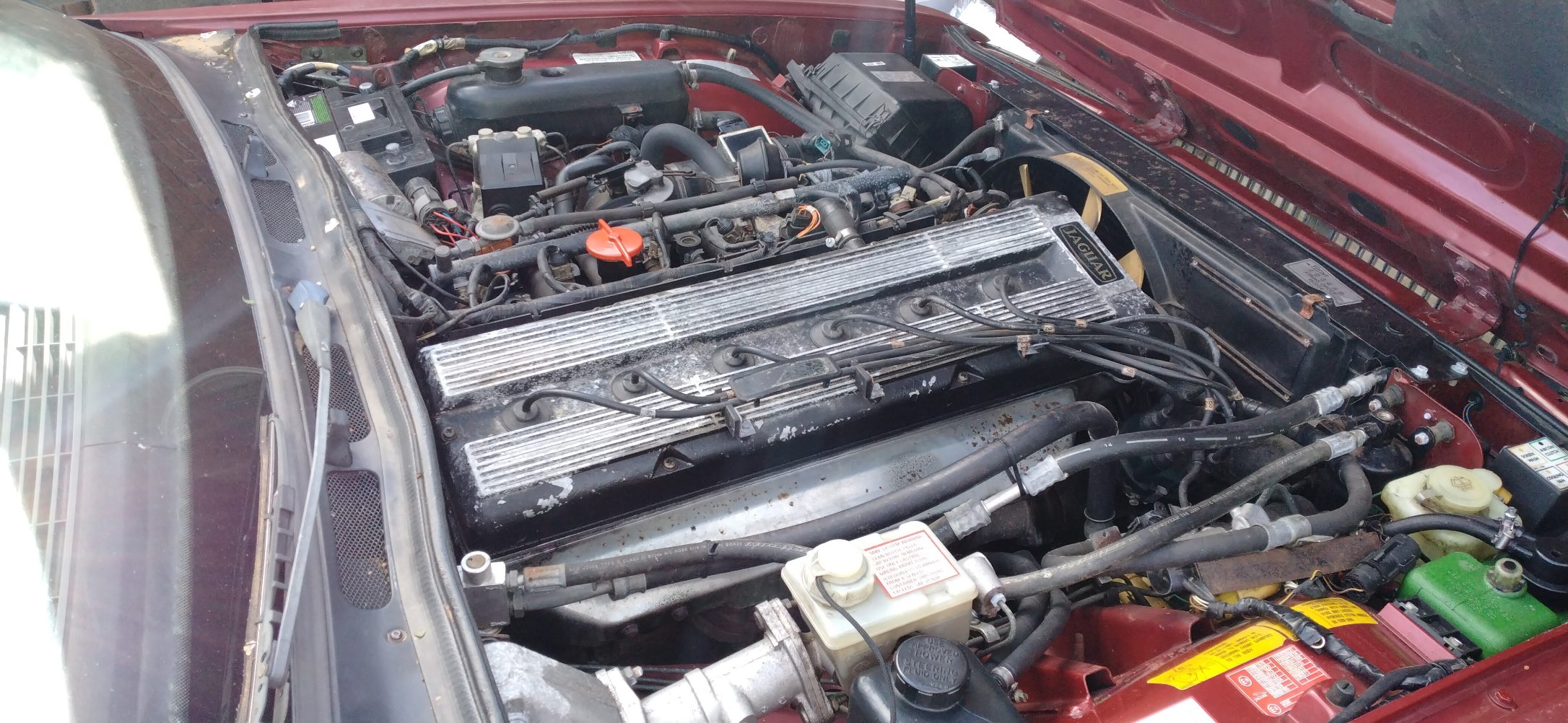 1986 JAGUAR SOVEREIGN 4.2 3 SP AUTOMATIC 4D SEDAN