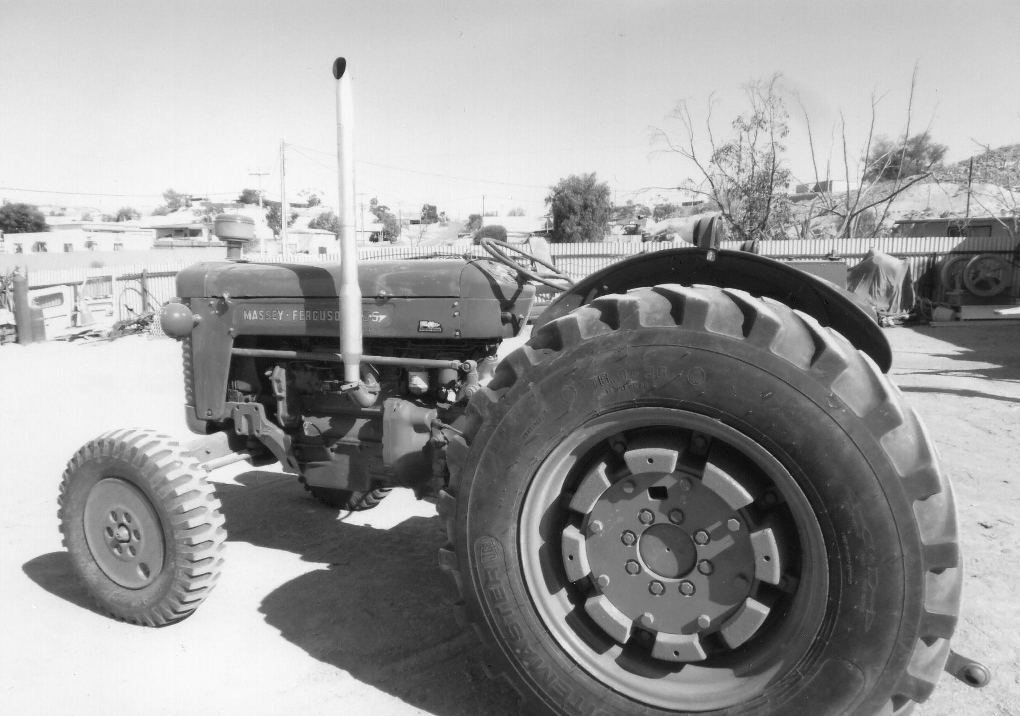 1966 MASSEY FERGUSON SERIES 65 MKII TRACTOR