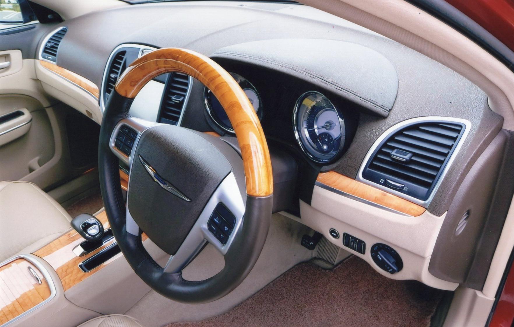 2013 CHRYSLER 300C LX SEDAN