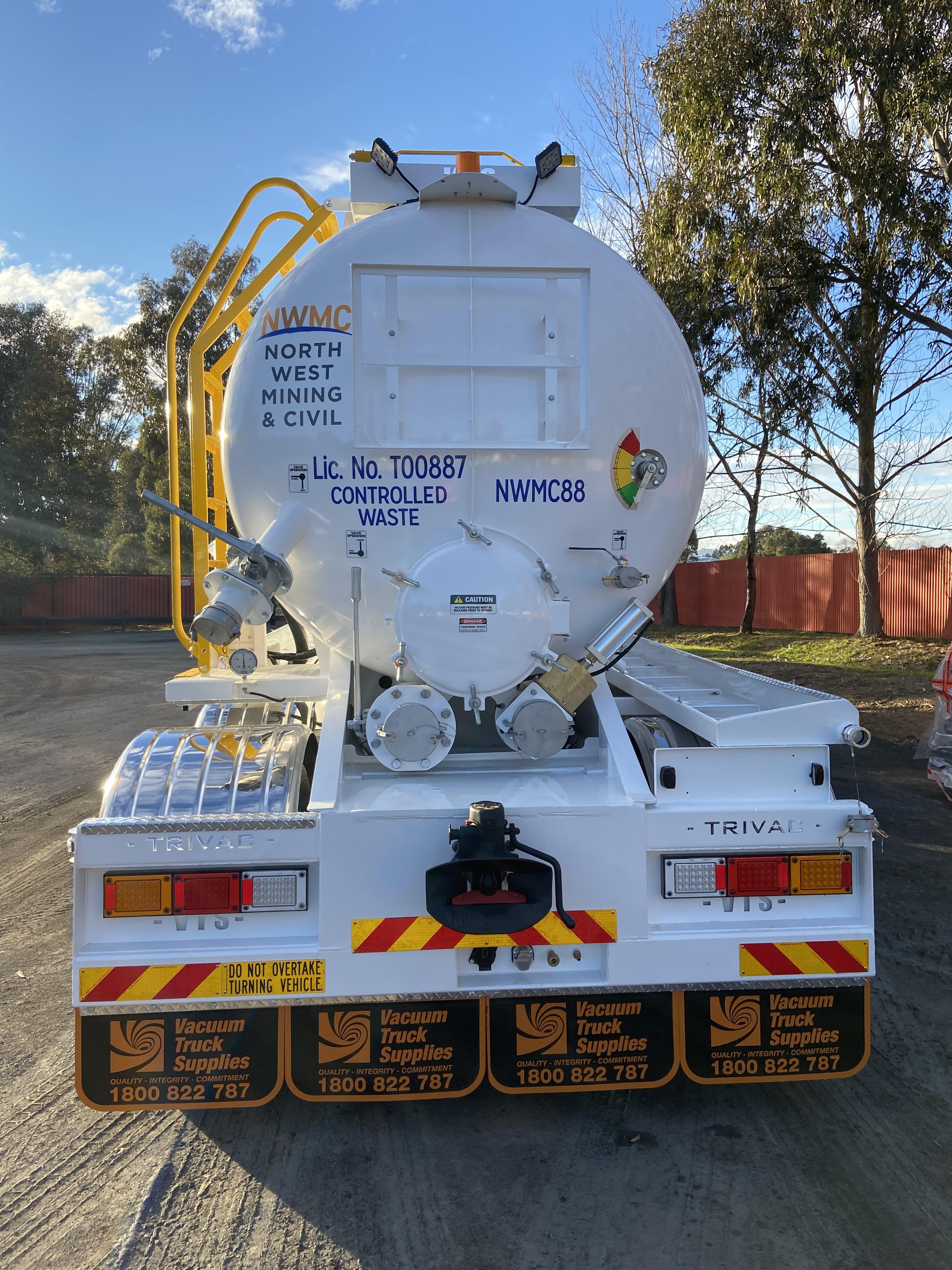 TRIVAC BULK LIQUID VACUUM WASTE TANKER