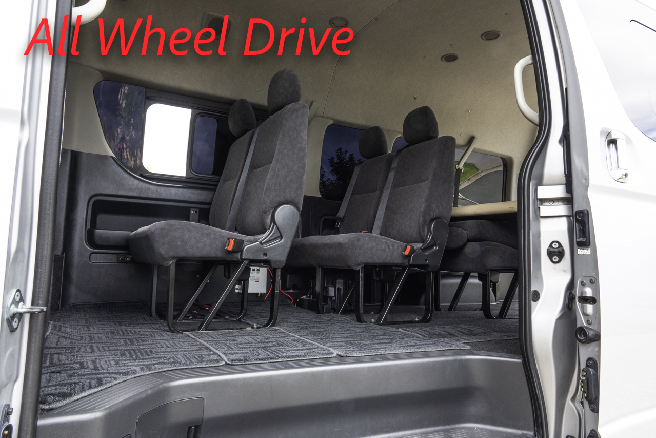 2014 TOYOTA HIACE COMMUTER SLWB ALL WHEEL DRIVE VAN