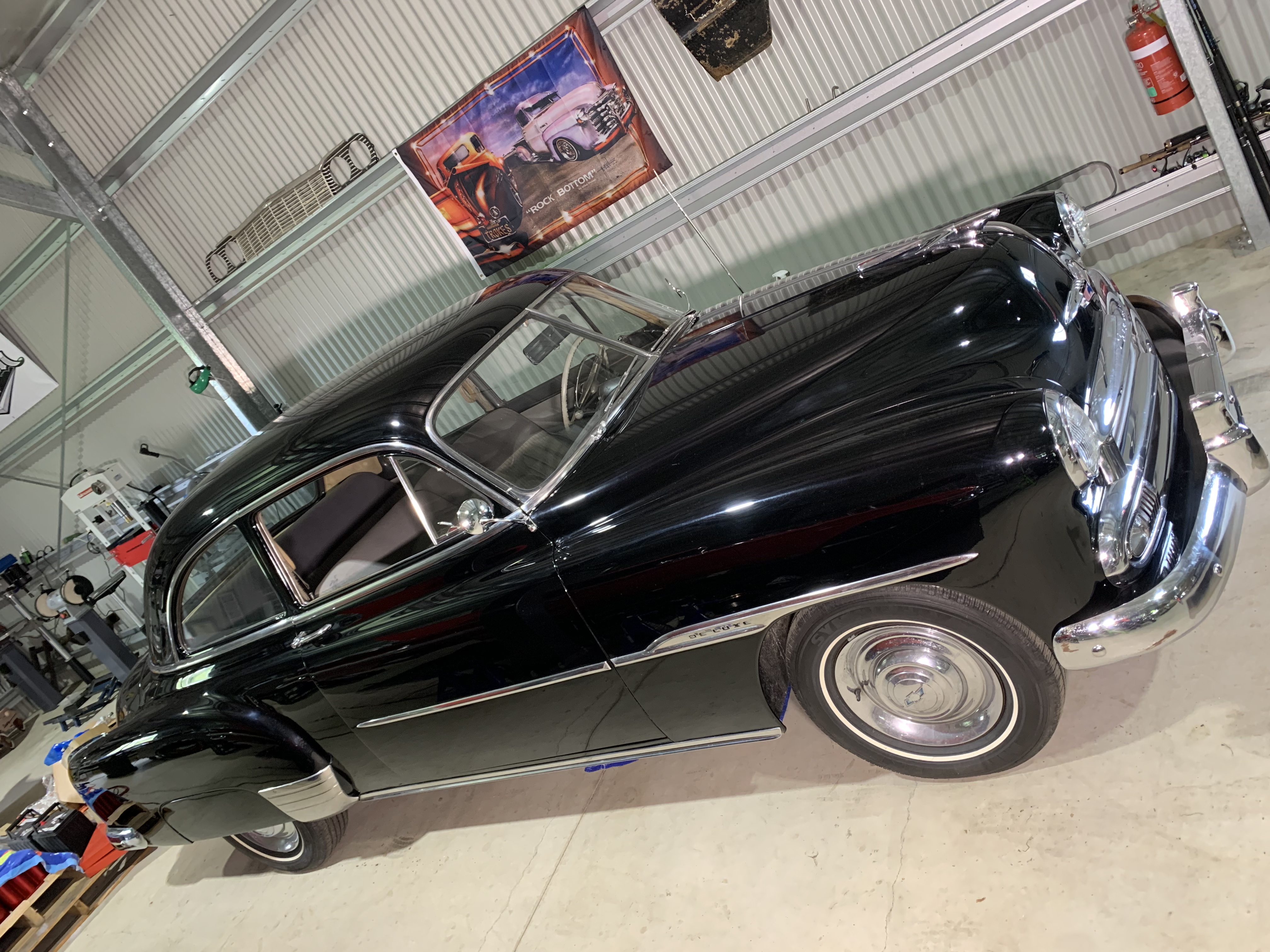 1951 CHEVROLET STYLELINE DELUXE SEDAN 