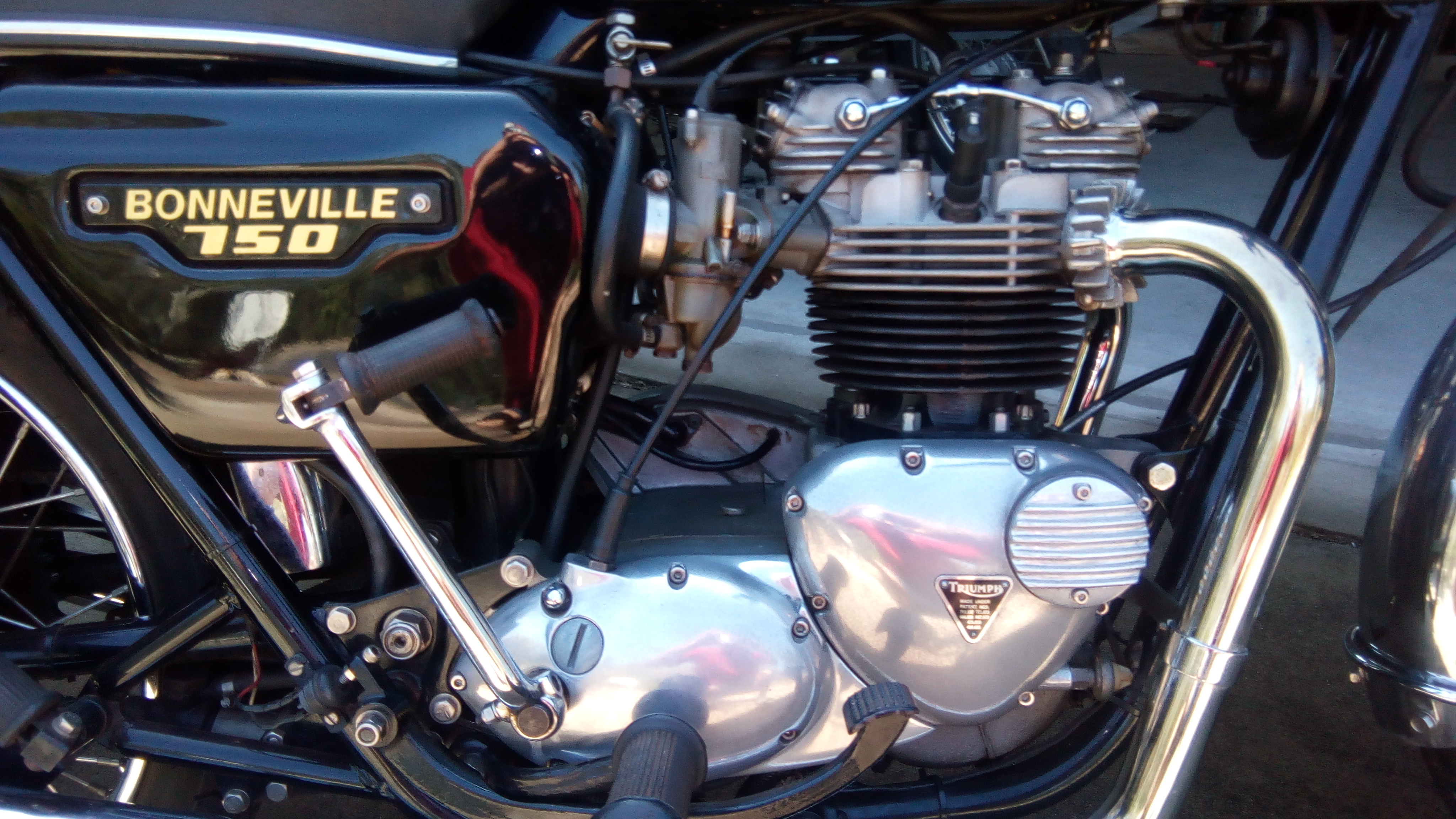 1976 TRIUMPH BONNEVILLE T140 ROAD 