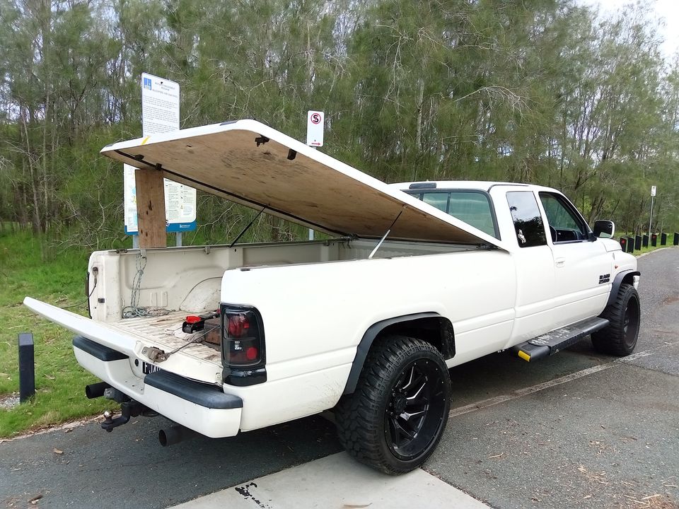 1995 DODGE RAM 2500 V10 PICK UP