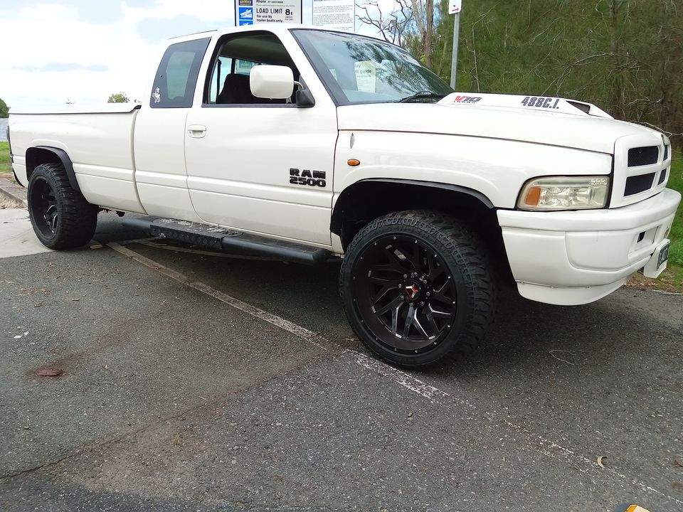 1995 DODGE RAM 2500 V10 PICK UP