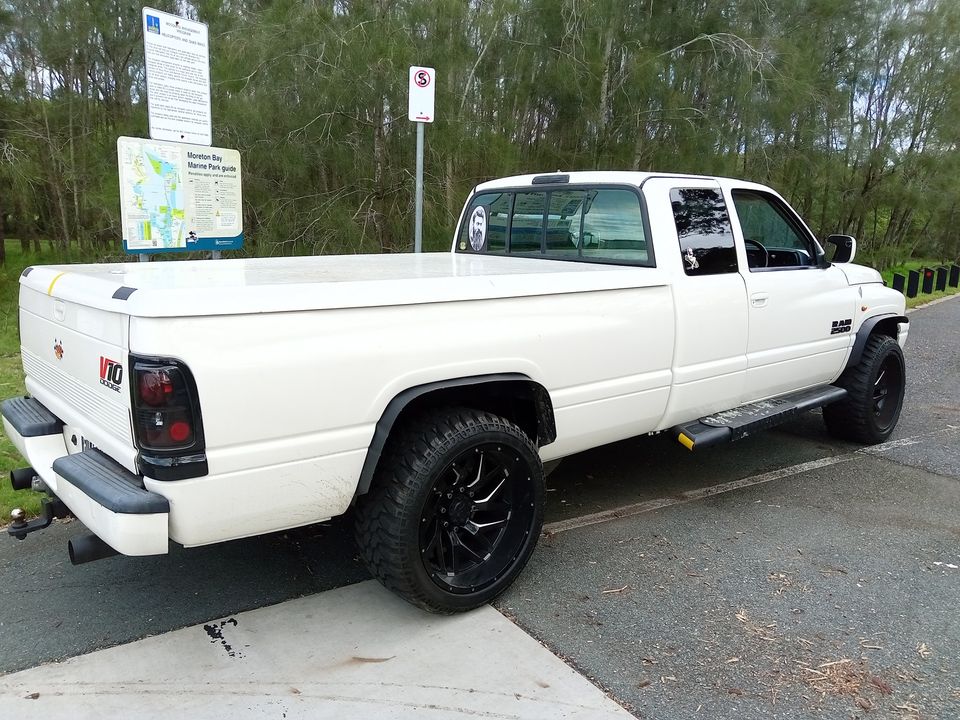 1995 DODGE RAM 2500 V10 PICK UP