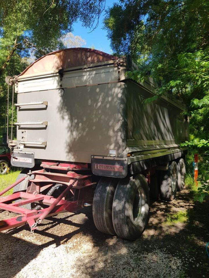 2002 HAMELEX WHITE 3 AXLE DOG TRAILER